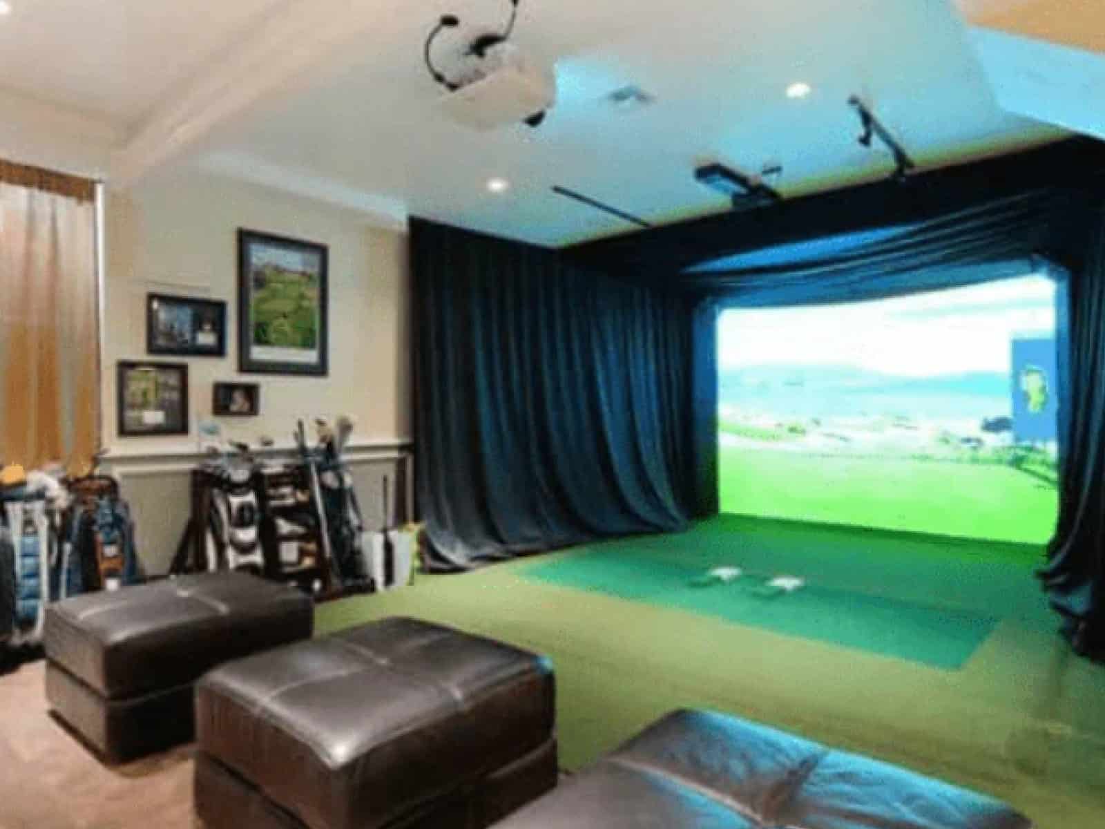 9 Best Golf Simulators for Office Reviews & Guide